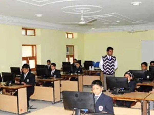 L K Singhania Education Centre Lab Facilities