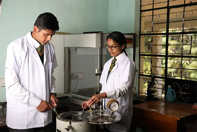Laidlaw Memorial School Physics Lab