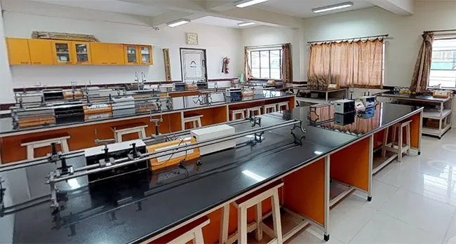 St. George’s College Physics Lab