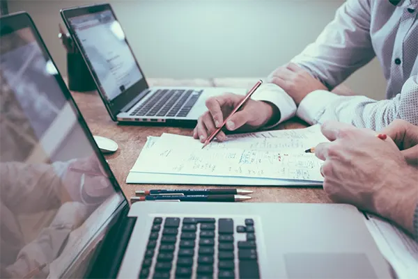 Compliance management with effective procurement